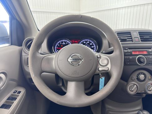 Used 2012 Nissan Versa SV FWD image 19