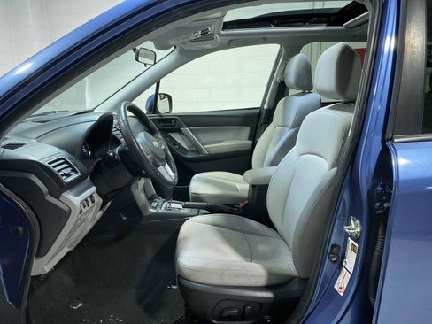 Used 2017 Subaru Forester 2.5i Premium image 2