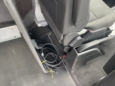 Used 2018 Ford Transit 150 XLT image 9