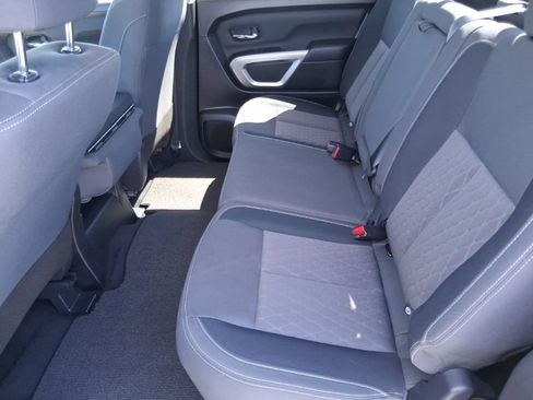 Used 2022 Nissan Titan SV RWD image 21