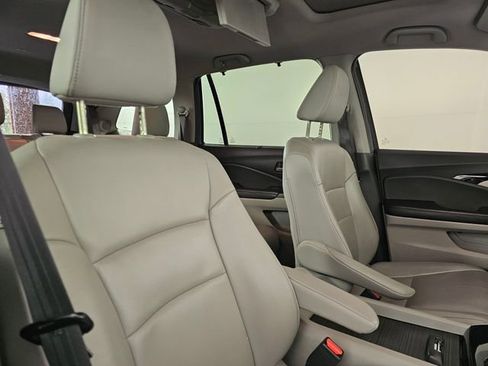 Used 2016 Honda Pilot Touring image 11