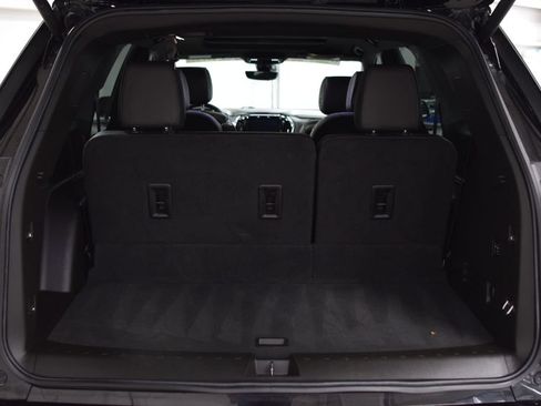 Used 2023 Chevrolet Traverse High Country w/ LPO, Cargo Package AWD/4WD image 23