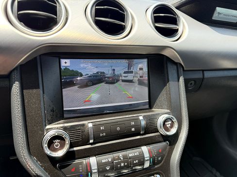 Used 2019 Ford Mustang Premium image 5