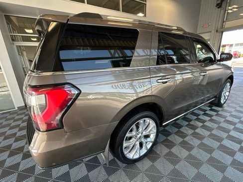 Used 2019 Ford Expedition Limited w/ Equipment Group 302A AWD/4WD image 6