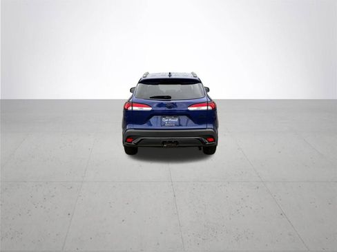 Used 2024 Toyota Corolla Cross SE image 7