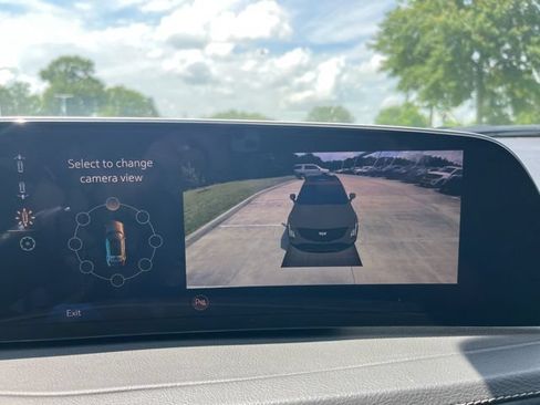 Used 2025 Cadillac XT4 Premium Luxury FWD image 26