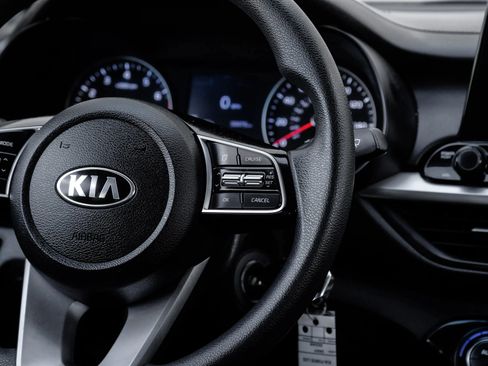 Used 2019 Kia Forte LXS FWD image 21
