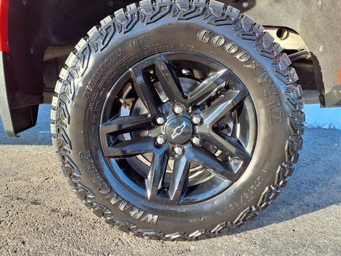 Certified 2021 Chevrolet Silverado 1500 LT Trail Boss w/ Convenience Package II image 40