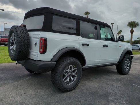 New 2025 Ford Bronco Badlands image 4