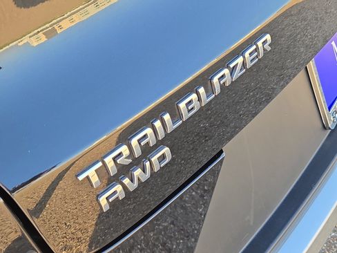 Used 2024 Chevrolet TrailBlazer LT AWD/4WD image 11