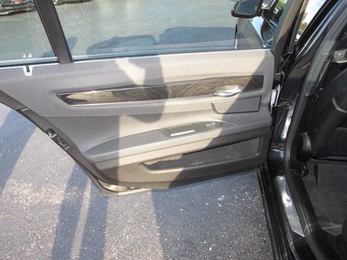 Used 2014 BMW 740Li w/ Executive Package image 17