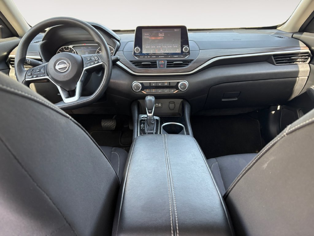Used 2024 Nissan Altima 2.5 SV FWD image 10