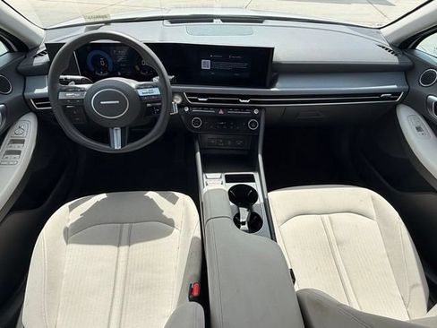 Used 2025 Hyundai Sonata SEL FWD image 13