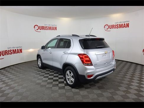 Used 2020 Chevrolet Trax LT w/ LT Convenience Package image 7