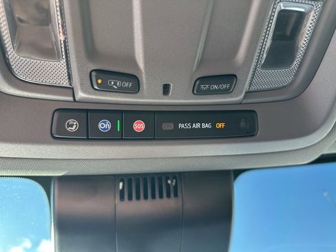 Used 2022 Chevrolet Silverado 1500 LT w/ Z71 Off-Road Package image 22