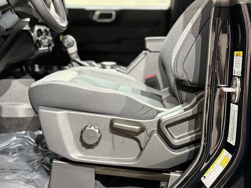 New 2026 Ford Bronco 4-Door AWD/4WD image 34