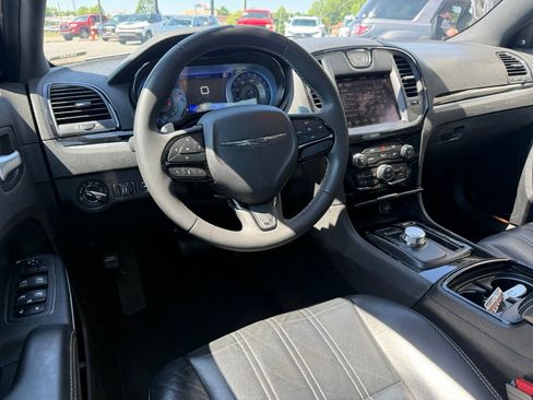 Used 2023 Chrysler 300 S RWD image 5