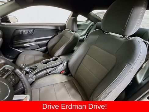 Used 2017 Ford Mustang Coupe RWD image 5