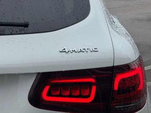 Used 2021 Mercedes-Benz GLC 300 4MATIC image 9