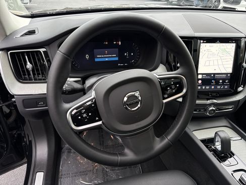 Certified 2025 Volvo XC60 B5 Plus image 18