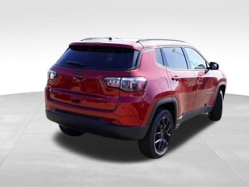 New 2025 Jeep Compass Latitude w/ Sun & Sound Group AWD/4WD image 3