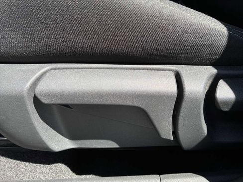 Used 2024 Nissan Rogue S AWD/4WD image 14