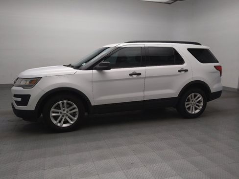 Used 2016 Ford Explorer image 2