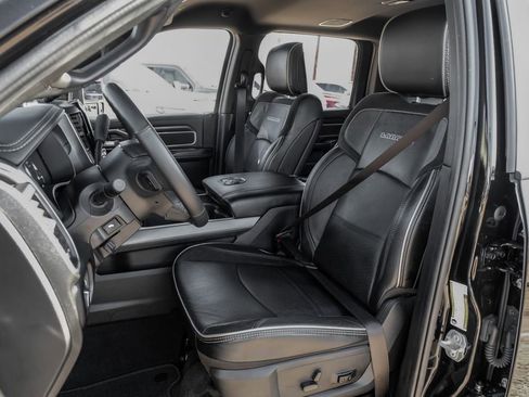 Used 2023 RAM 3500 Laramie w/ Night Edition image 31