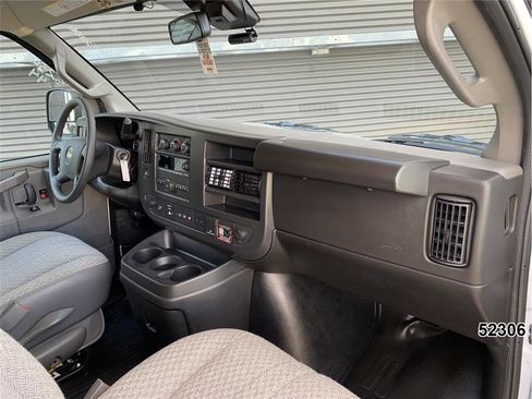 Used 2025 Chevrolet Express 2500 Extended w/ Communications Package image 28