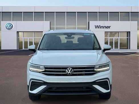 Used 2022 Volkswagen Tiguan SE AWD/4WD image 6