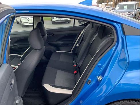 Used 2022 Nissan Versa SV image 10