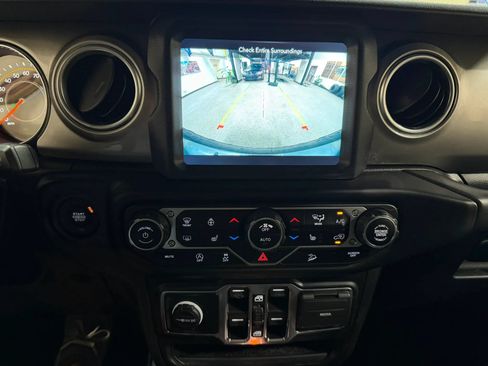Used 2020 Jeep Wrangler Unlimited Sahara w/ Uconnect 4C Nav & Sound Group AWD/4WD image 44