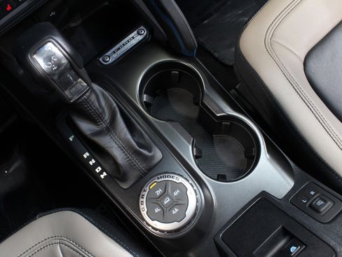 Used 2022 Ford Bronco Wildtrak image 58