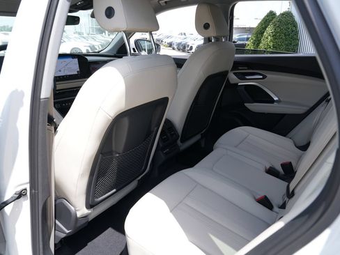 Used 2025 Audi Q5 Premium Plus w/ Premium Plus AWD/4WD image 24