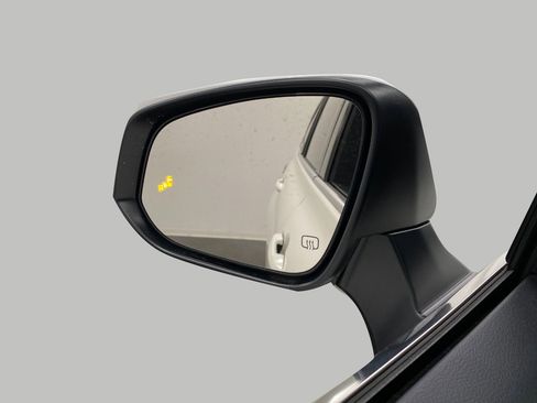 Used 2021 Toyota Highlander Limited image 23