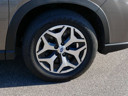 Used 2020 Subaru Forester Premium image 15