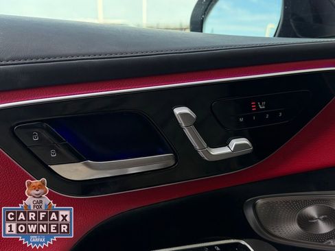 Used 2024 Mercedes-Benz GLC 300 4MATIC image 23