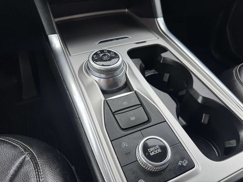 Used 2020 Ford Explorer XLT w/ Equipment Group 202A image 20