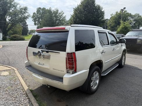 Used 2010 Cadillac Escalade 2WD image 6