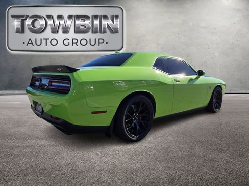 Used 2015 Dodge Challenger SRT Hellcat image 4