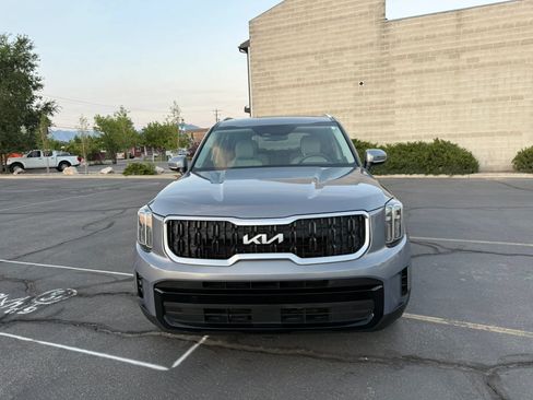 Used 2023 Kia Telluride EX w/ EX Captain's Chair Package AWD/4WD image 2