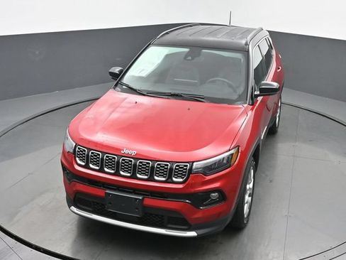 Used 2025 Jeep Compass Limited AWD/4WD image 38