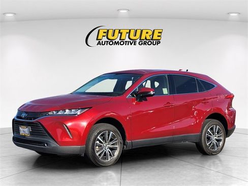 Used 2022 Toyota Venza LE image 5