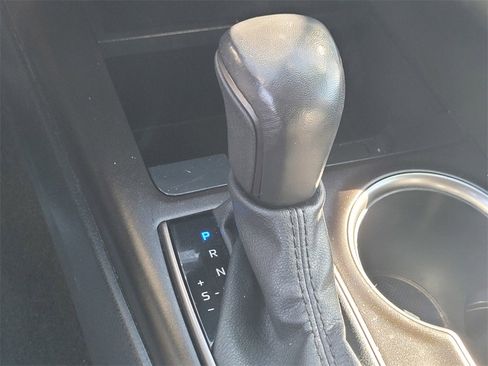 Used 2022 Toyota Camry SE image 21