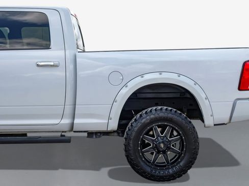 Used 2017 RAM 2500 SLT image 11