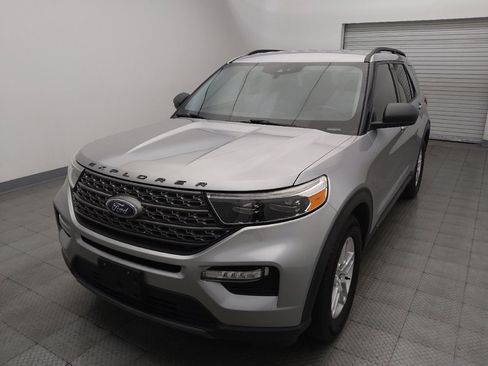 Used 2021 Ford Explorer XLT w/ Equipment Group 202A RWD image 15