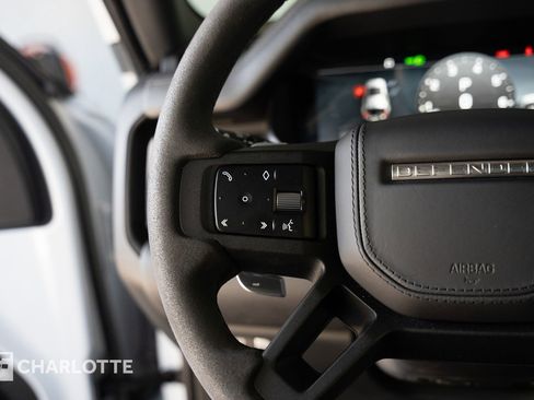 Used 2023 Land Rover Defender 110 V8 image 23