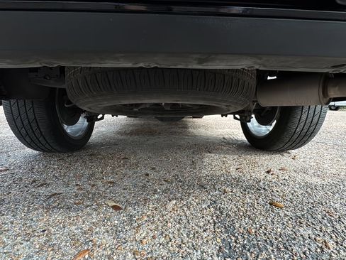 Used 2019 Cadillac Escalade ESV Premium Luxury image 17