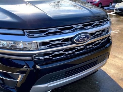 Used 2022 Ford Expedition Platinum image 28