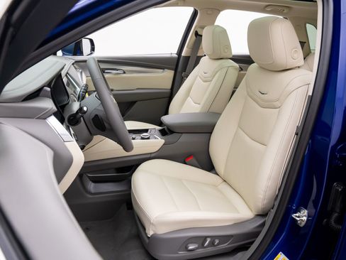 New 2026 Cadillac XT5 Premium Luxury w/ Driver Assist Package image 16